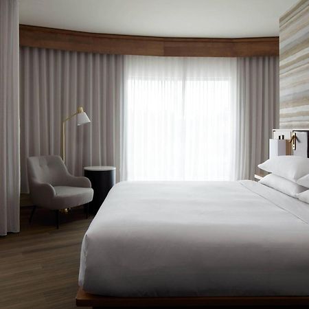 Marriott Quebec City Downtown Exterior photo
