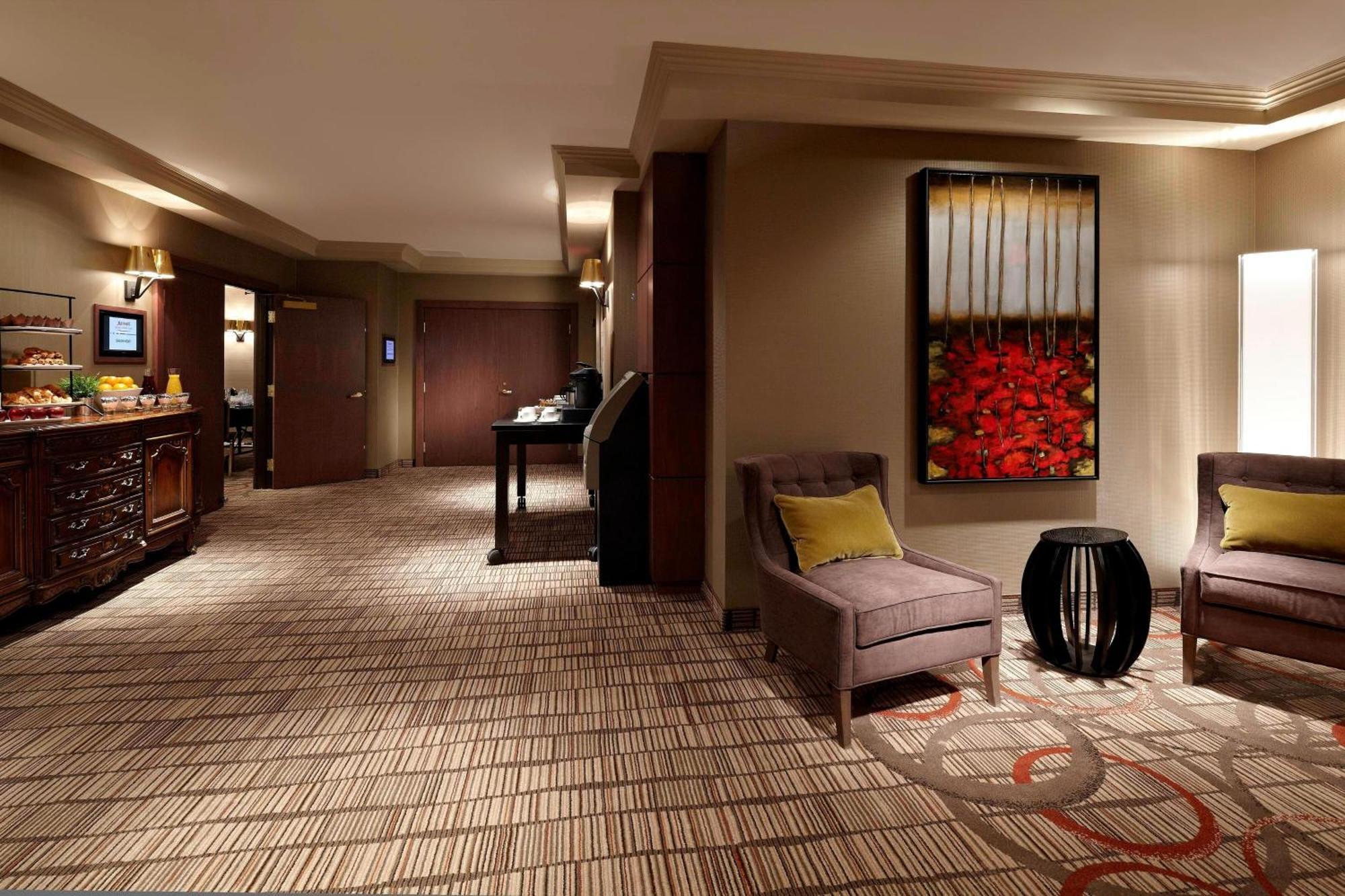 Marriott Quebec City Downtown Exterior photo