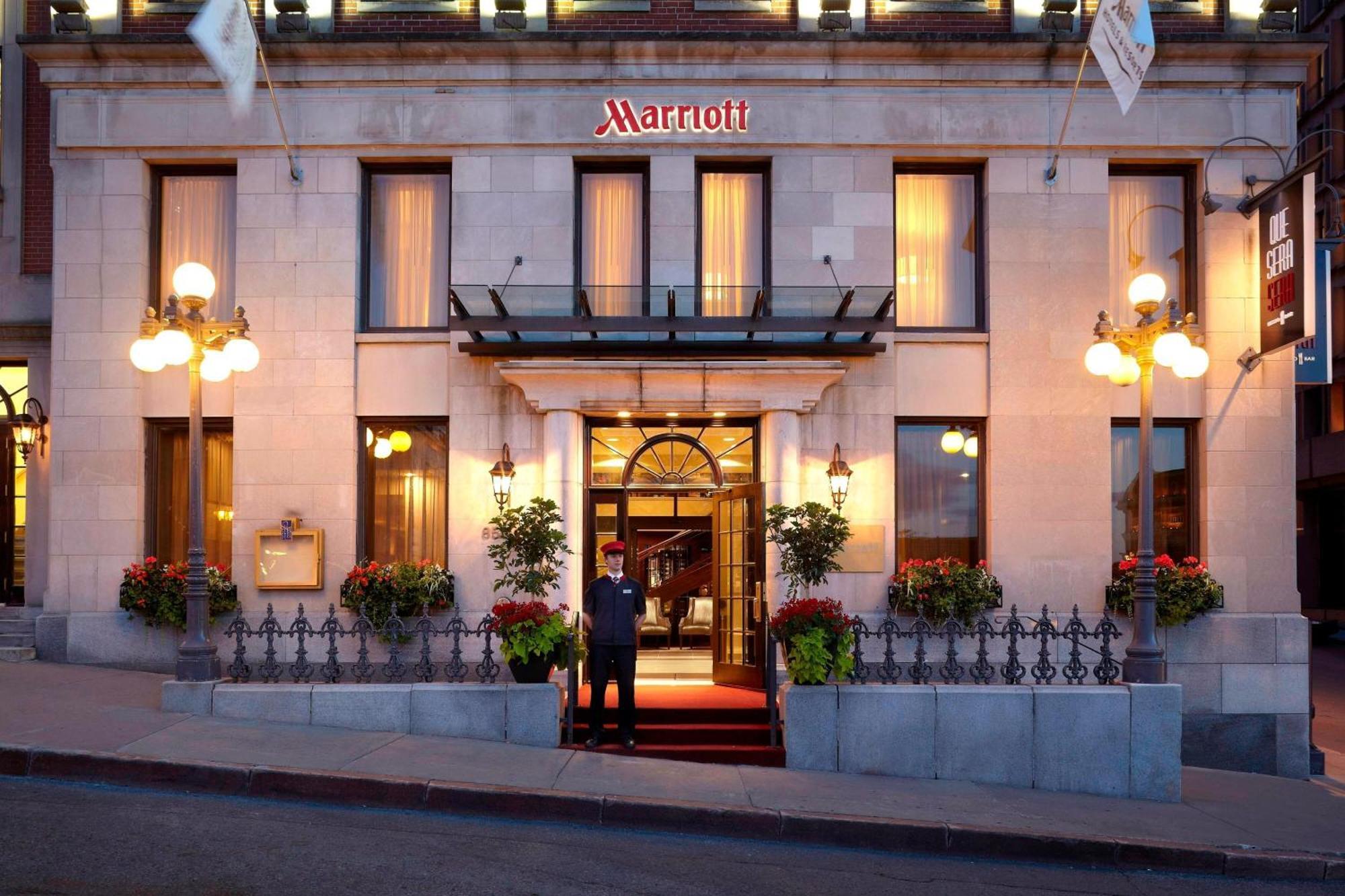 Marriott Quebec City Downtown Exterior photo